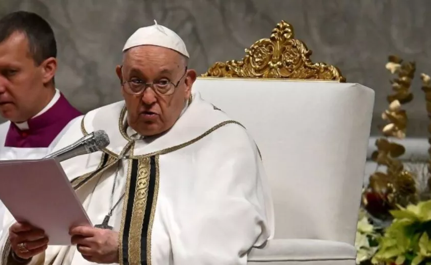  Papa Francisco pide «prohibición universal» de maternidad subrogada, calificándola como «deplorable»