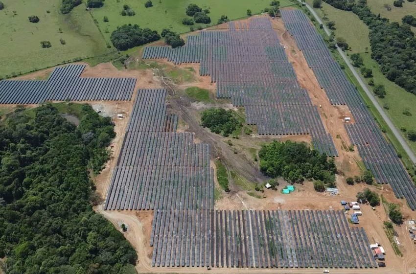  Versalles: el parque solar colombiano con el que se dejarán de emitir más de 12 mil toneladas de CO2 al año